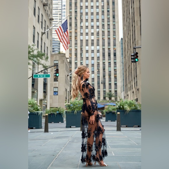 Lace Maxi Dress. Maxi black dress for a special occasion. Luxury Gown Custom - Picture 4 of 7